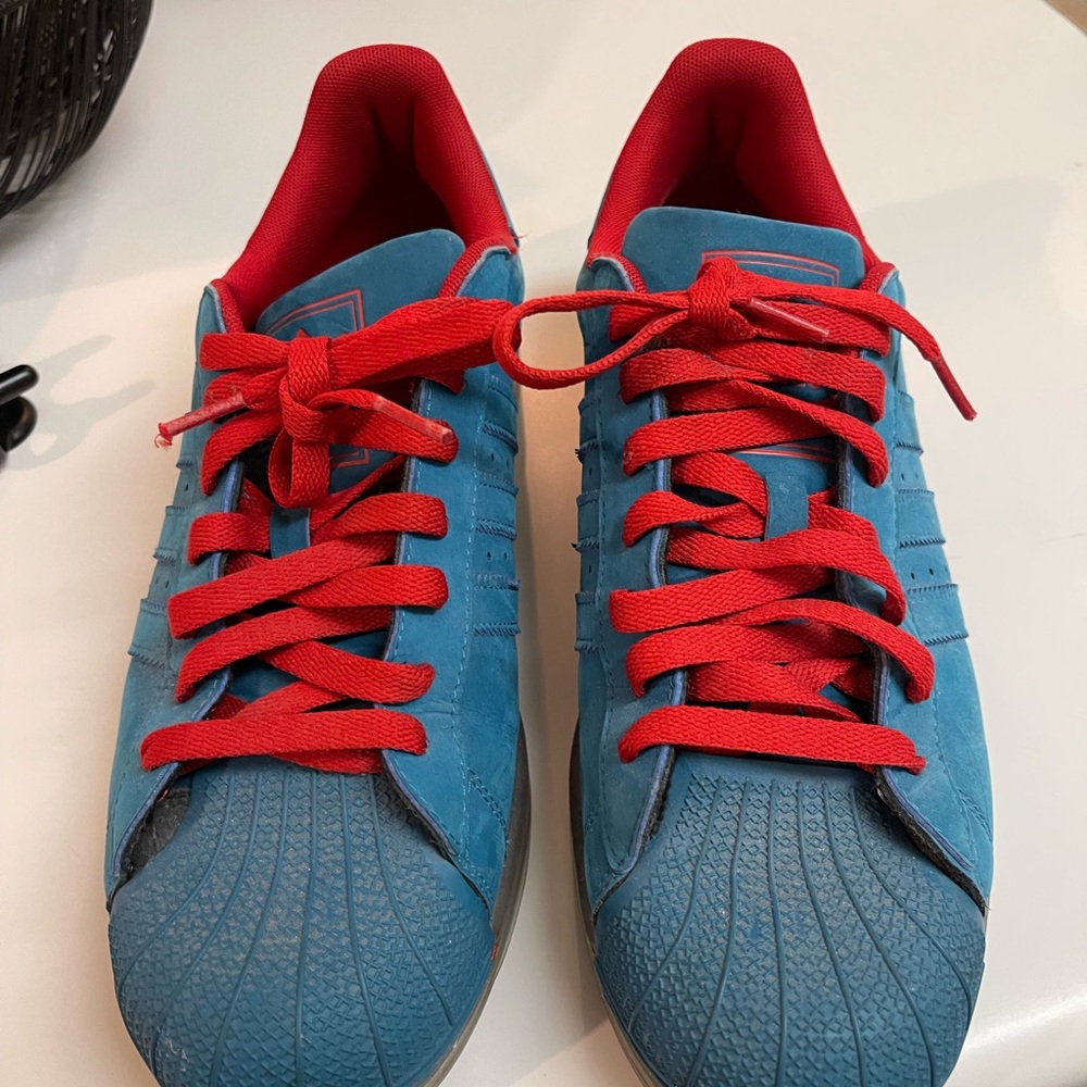 Vintage Blue and Red Sneakers by Adidas size 9